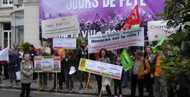 Photo manif contre le PLU Pal. site
