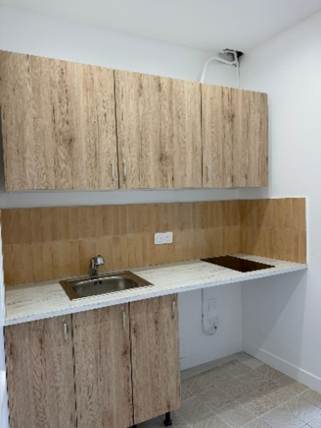 Une image contenant intrieur, mur, Comptoir, Cabinet

Le contenu gnr par lIA peut tre incorrect.